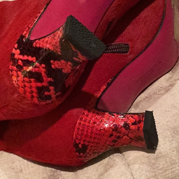 Emmanuel Ungaro Paris Red Calf Hair Snake Detailing Zip Up Boots size 7 1/2 M - Picture 14 of 16